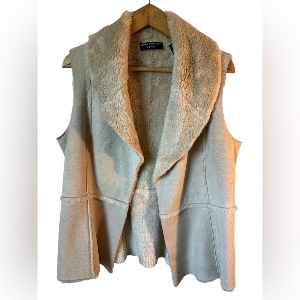 Dana Buchman Faux Shearling Vest Women's Sz 12 Petite Beige Closet Staple Layer